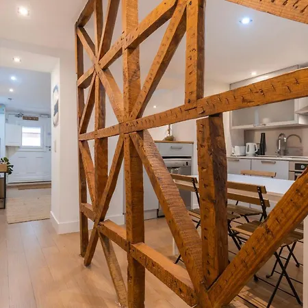 1bdr With Terrace In Alfama Centre By Lovelystay Апартаменти Лісабон