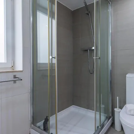 1bdr With Terrace In Alfama Centre By Lovelystay Апартаменти Лісабон