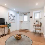 Apartamento 1bdr With Terrace In Alfama Centre By Lovelystay *
