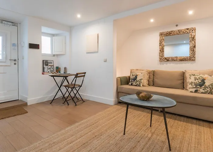 1bdr With Terrace In Alfama Centre By Lovelystay *