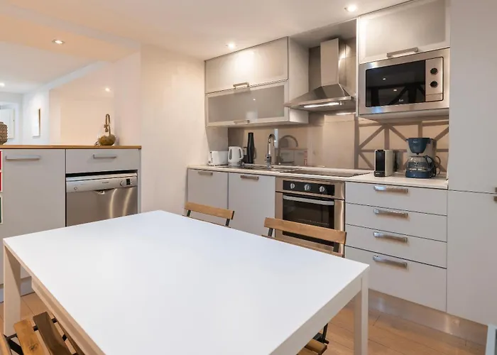 1bdr With Terrace In Alfama Centre By Lovelystay Lisboa