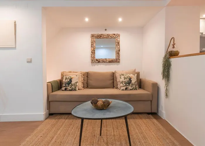 1bdr With Terrace In Alfama Centre By Lovelystay