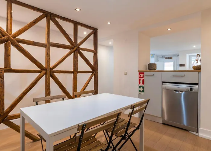 1bdr With Terrace In Alfama Centre By Lovelystay شقة Lisboa