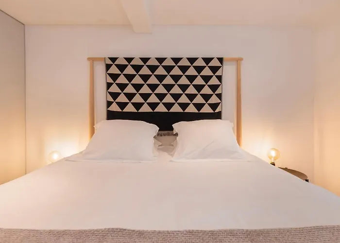 1bdr With Terrace In Alfama Centre By Lovelystay *